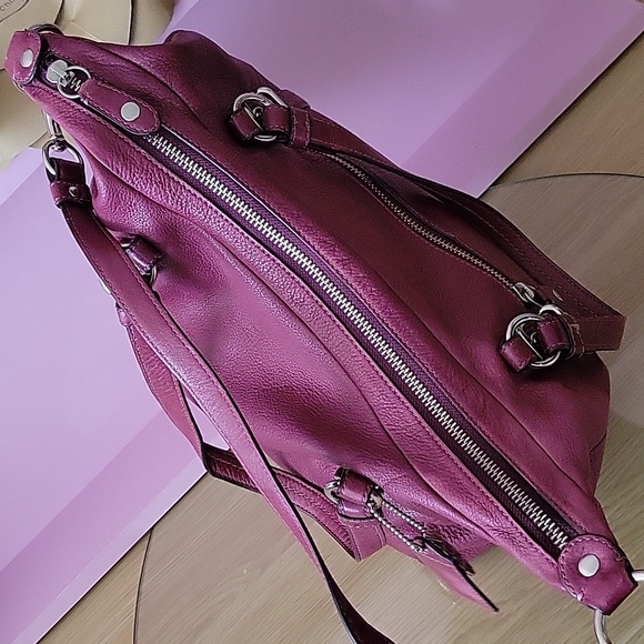 Coach Vintage Raspberry Leather hobo/crossbody adorable 🍇 Bag - Picture 11 of 16